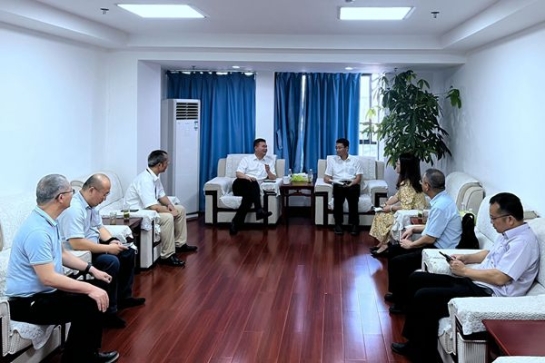 郵儲(chǔ)銀行廣西區(qū)分行黨委委員、 副行長(zhǎng)高山一行到中小擔(dān)保座談交流